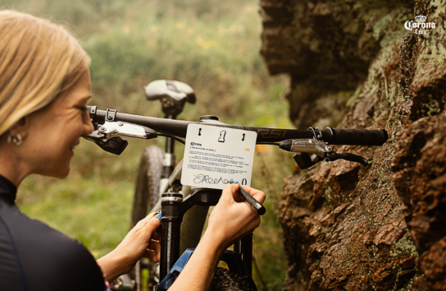 British cyclist Evie Richards signs the Relaxation Clause (Photo: Business Wire)